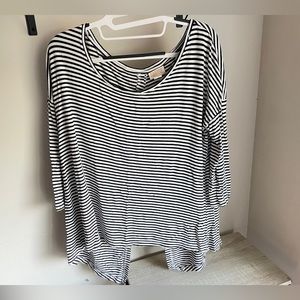 Stripped 3/4 sleeve top